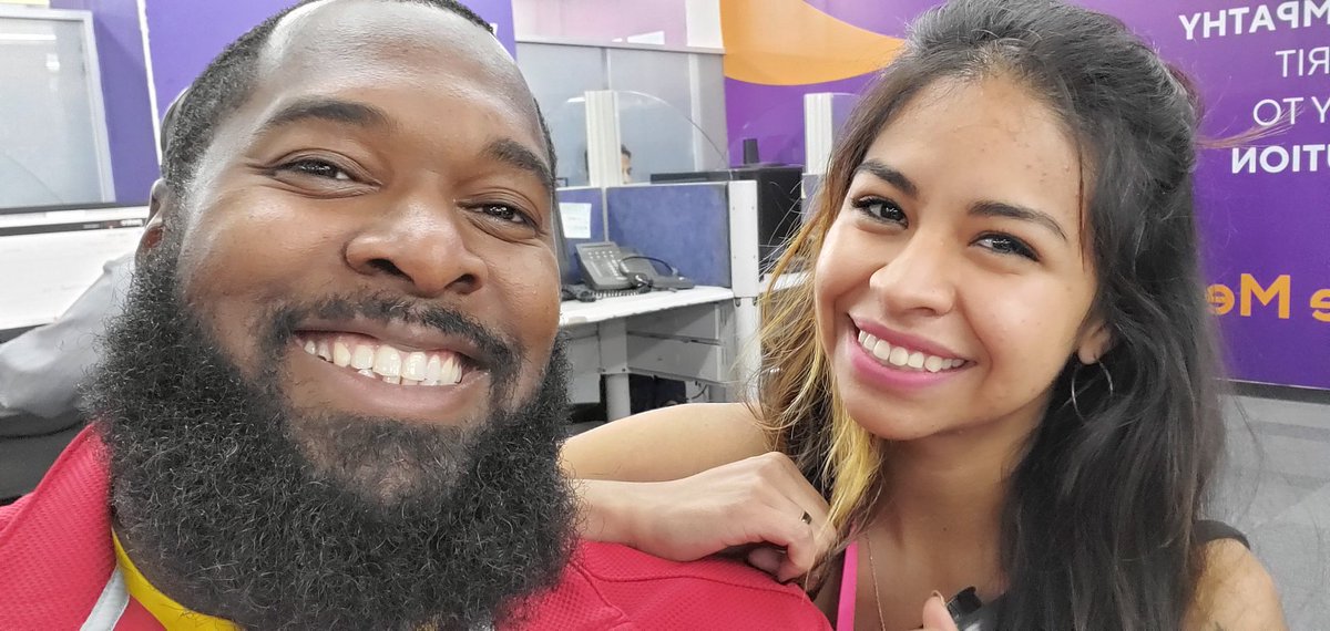 's tweet image. Hey guys! This is Valerie! It's her second day in nesting taking calls in Mexico City! She is super excited with a great voice and has an awesome spirit!

Welcome her to the metro team! @metrobyTMOCDMX @mixellemedina @oscaruizqasuper