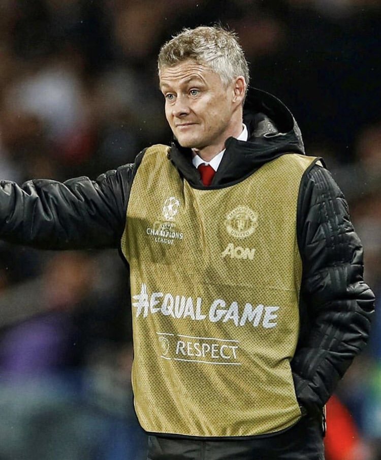 knurost's tweet photo. Yellow vests continue to create trouble in Paris #MUFC #psgmun https://t.co/JauJKzLriO