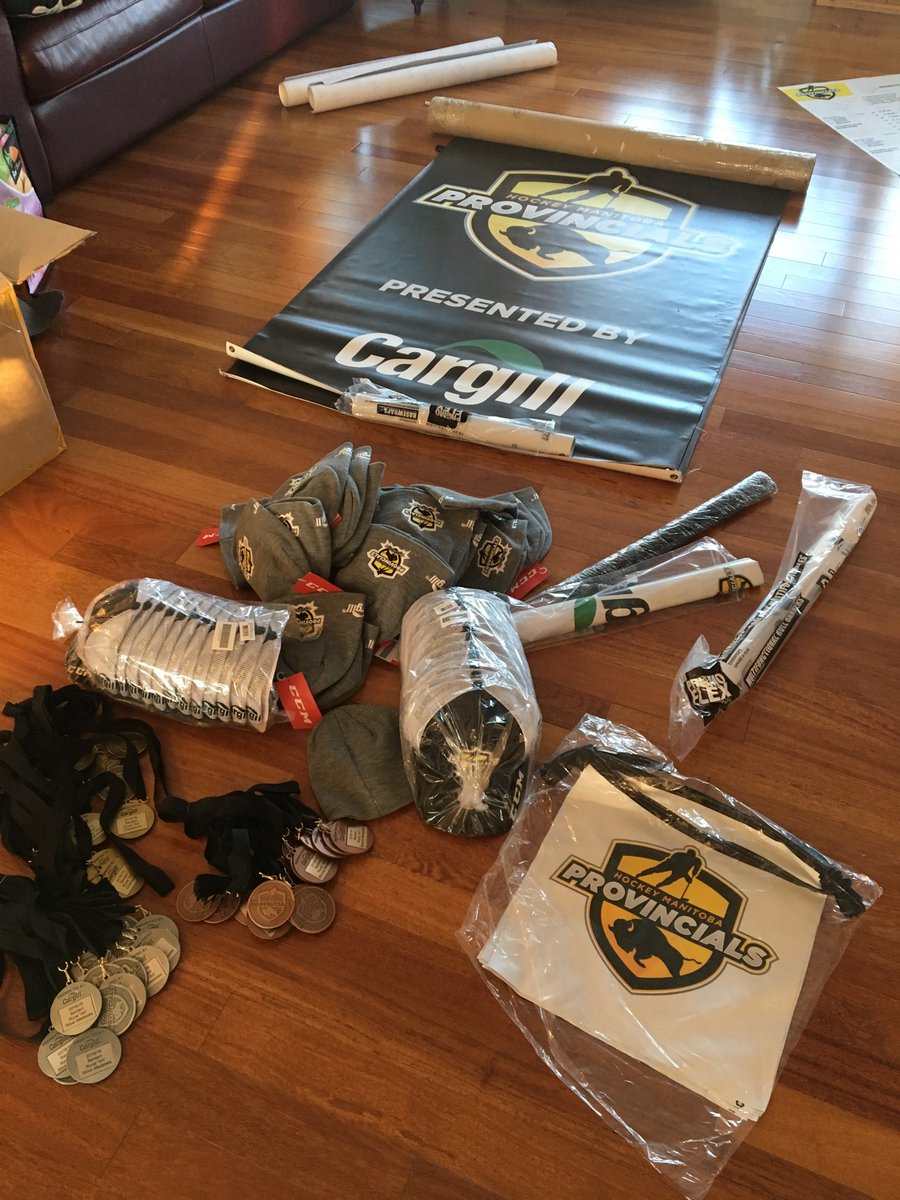 PCFLYERS1's tweet photo. Tournament supplies received for 2019 ⁦@hockeymanitoba⁩ Bantam AA #HMProvincials presented by ⁦@CargillMktSense⁩ #BelieveInTeam #CargillCares https://t.co/U8HSsvN4MX