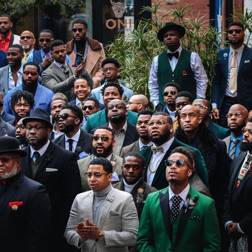 GrandGentlemen's tweet photo. Changing the narrative by coming together! ππ
Happy to be apart of the #DallasFlashMob! @BlackMenswear https://t.co/1gAvRqZawW