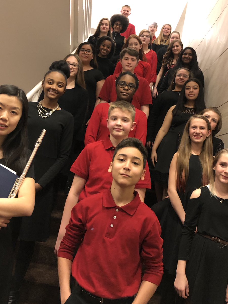CcmmsMusic's tweet photo. These awesome Ss did wonderful representing @CCMMSRedwolves at #piecesofgold2019 so thankful to be #buildingourden with these young people. #proudteacher #singloudsingproud https://t.co/3BBmc6cgvX