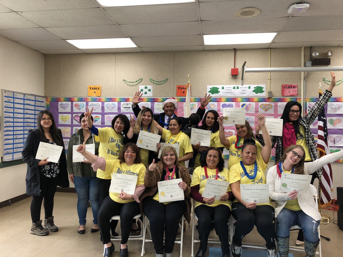 Isamonga's tweet image. Felicidades a la mamás de warm springs elementary por su graduación de P2Inspire. Por una comunidad en pro de un mejor futuro para sus hijos