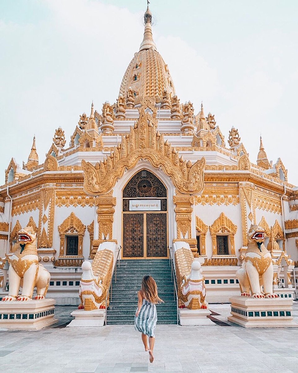 Running 🏃‍♀️🏃‍♀️into Myanmar and Touch Mandalay💛. Do you have a plan to come here? Thanks @finding.jules for your beautiful 📷📷 photo. She realy love 😍Myanmar. #mymyanmar #MyMyanmar #MyanmarBeEnchanted