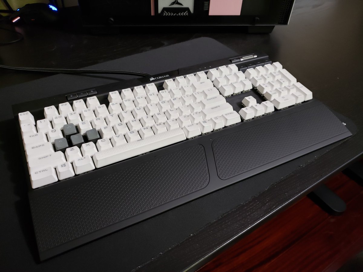 BNR_Tech's tweet photo. @CORSAIR @CORSAIR Both. https://t.co/ADVWUelPLZ