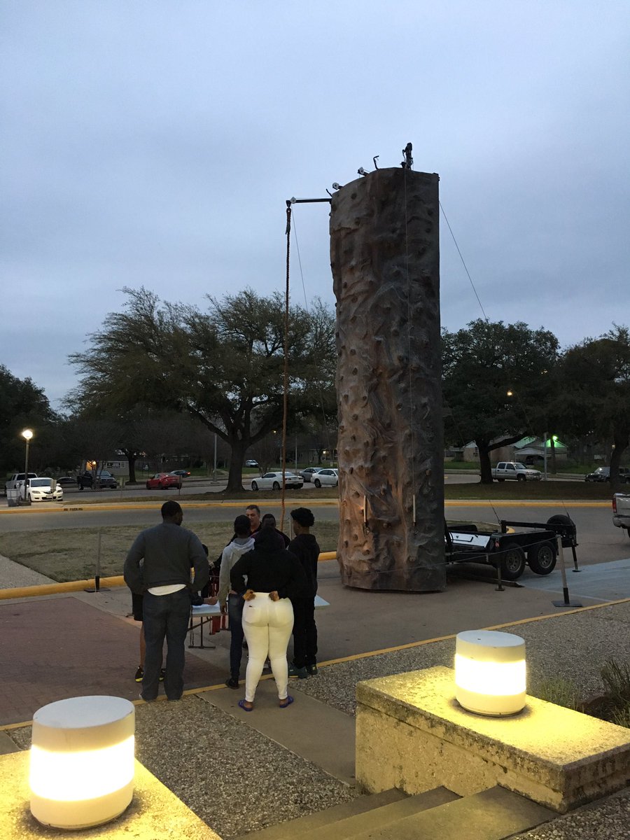 The <a href="/Refined_Ladies/">RL🤞🏾</a> have the party. The <a href="/DG_Gentlemen/">🎩 DG 🎩</a> have the rock wall. Happening in the Student Center until 8:30 pm!