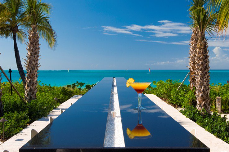 BuyInTCI's tweet photo. Friday nights in Turks and Caicos are spent here, at Grace Bay Club on Grace Bay Beach. Pic: Grace Bay Club
#turksandcaicos #gracebayclub #thebar #thingstodointurks #fridaynightevents #vacationgoals #wishyouwerehere #ourwinterblues https://t.co/dCvJxdAZVC