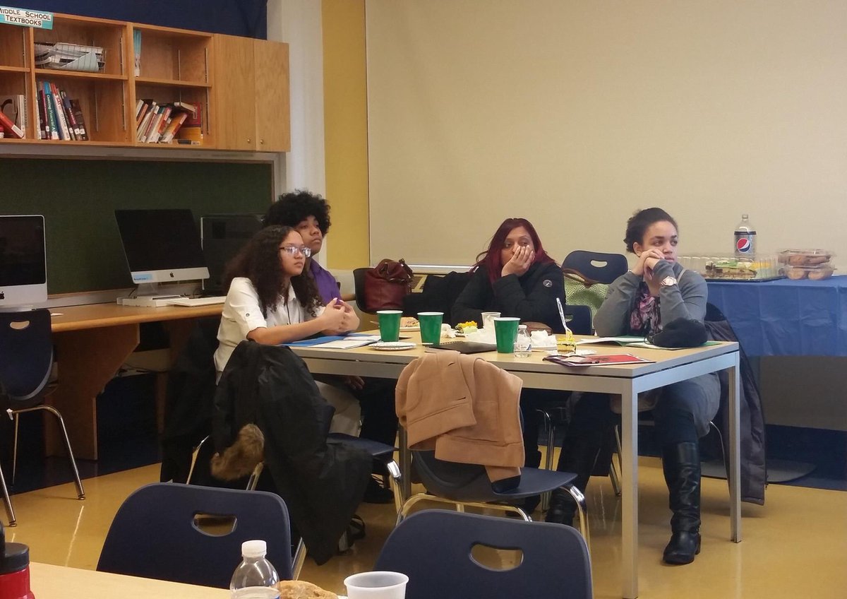 GQL1996's tweet photo. GQLinks ITS Facet launched its 2019 Model UN Program with a Meet & Greet for the Pathways College Preparatory High School student delegates and their parents.
#GreaterQueensLinks
#EALinks
#TheLinksInc
#ITSFacet https://t.co/1Y3Faowd5E