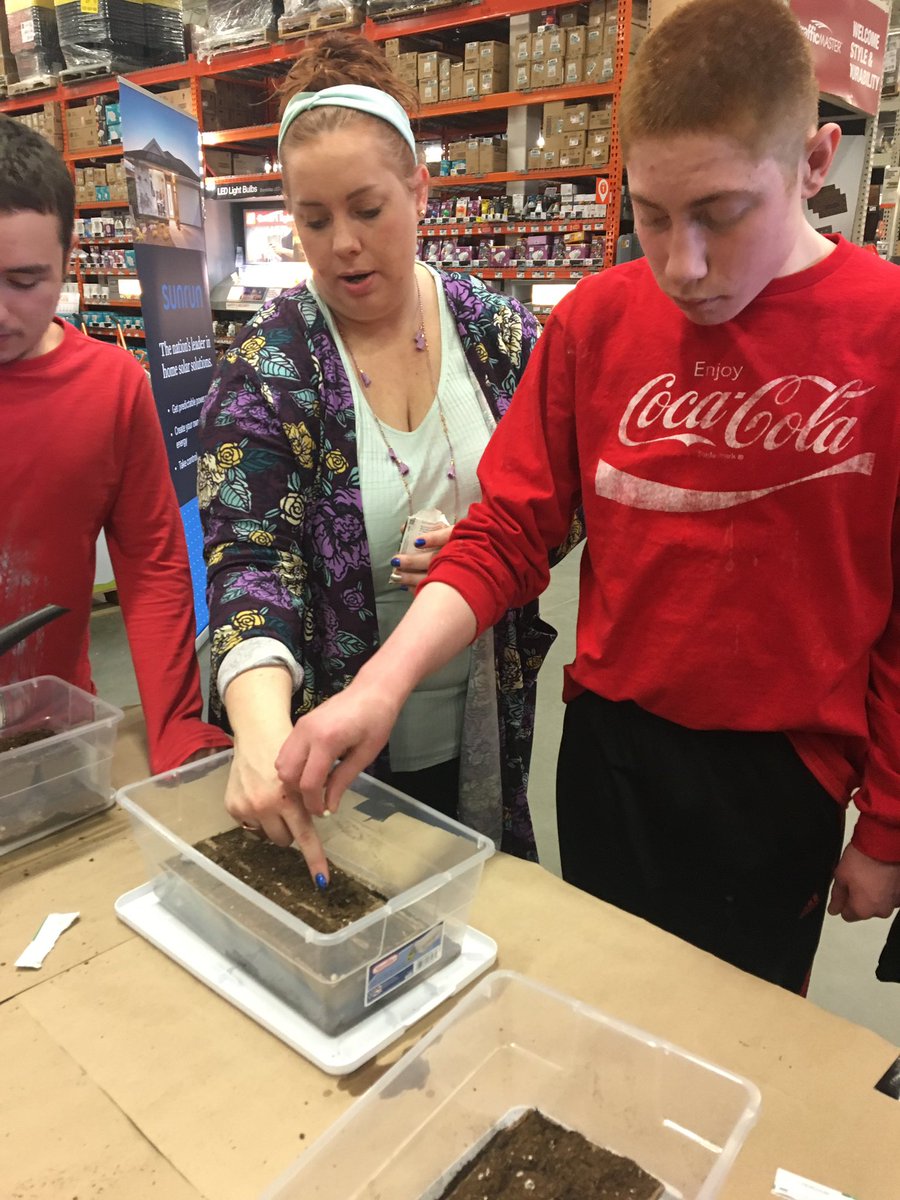 breaktherubric's tweet photo. Community Based Instruction trip to @HomeDepot today. Students learned how to plant seeds, make paint, cut keys, and learned safety rules while on a job site! #homedepot #communitybasedinstruction #communitybasedlearning #independentlivingskills https://t.co/vtsChBQpks