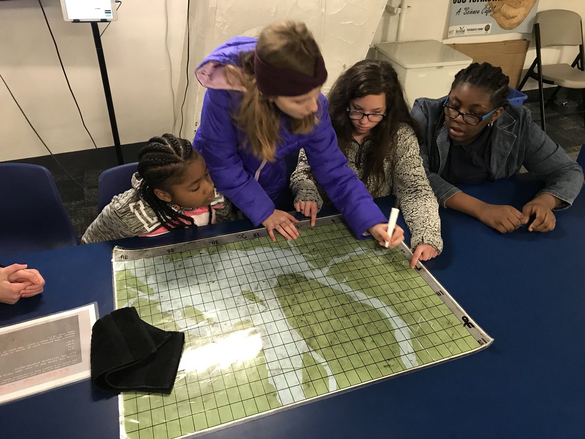 mcelveencs's tweet photo. Fifth grade tours USS Yorktown #WGEpride #5thgradefieldtrip https://t.co/hcNBuv95wu