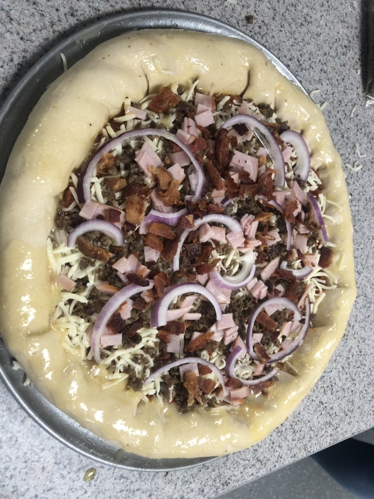 Chefinista's tweet photo. AMAZING Pizza Lab Day!! #Creativity #CulinaryII #YeastDough #StuffedCrust @MLCHS_Principal @MLCTitanNation 🍕🍕 https://t.co/yAEKzNi5Qc