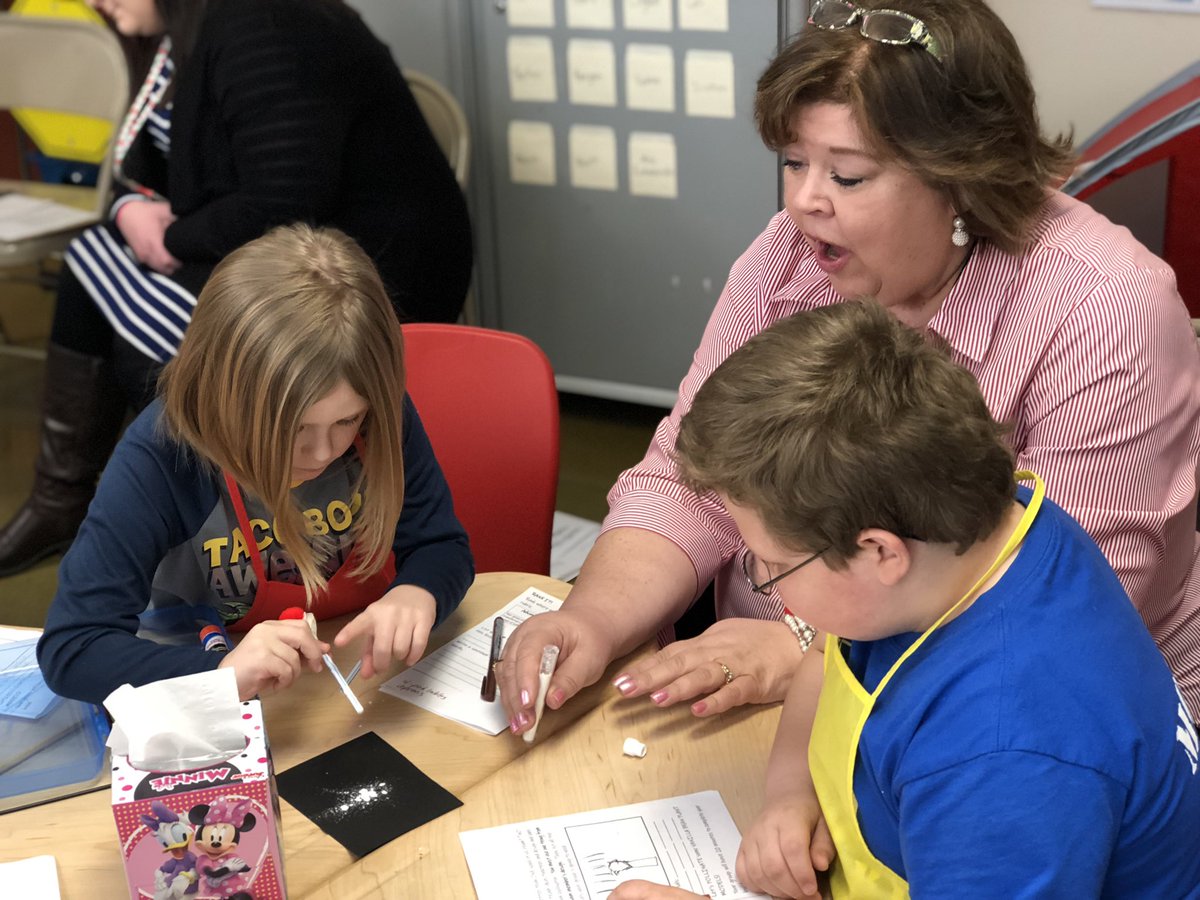 nkucinsam's tweet photo. Yesterday was fabulous in the #nextgenerationaSTEMclassroom project led by @ellabowling & @AmberCarterNKU with our partners at @RichardsvilleEl in @WarrenCoSchools! #handsonmindson PD with some of the best teachers & students you’ll ever meet! #amazingdistrict #amazingteachers https://t.co/fAXLJazwz4