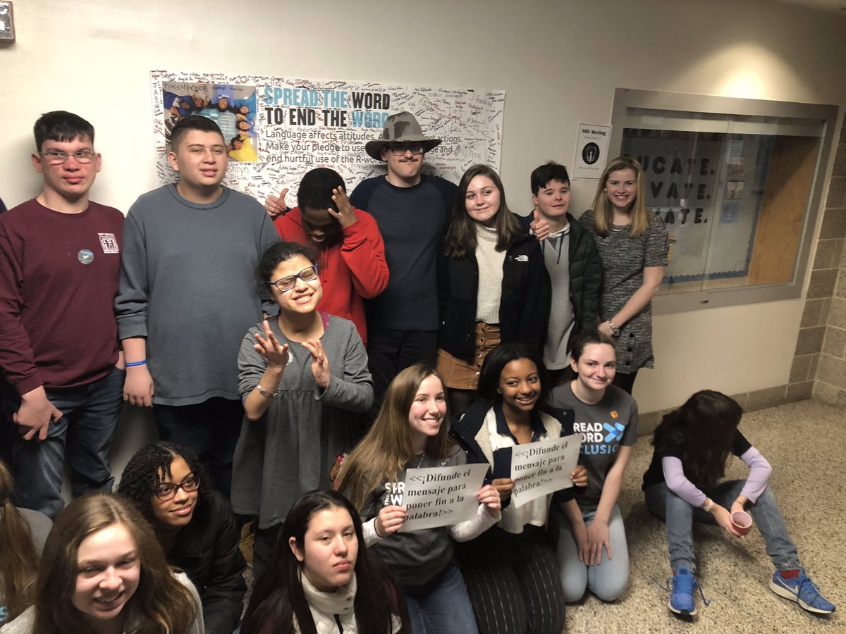 <a href="/_chsbestbuddies/">CHS Best Buddies💜👫</a> participated in #SpreadTheWordtoendtheword today. Hundreds of students and staff members pledged to use #Respectful language! #inclusion #SpecialOlympics #SpreadTheWord 
@carmelsupt <a href="/chsinfo/">Carmel High School</a> <a href="/LouRiolo/">Lou Riolo</a>