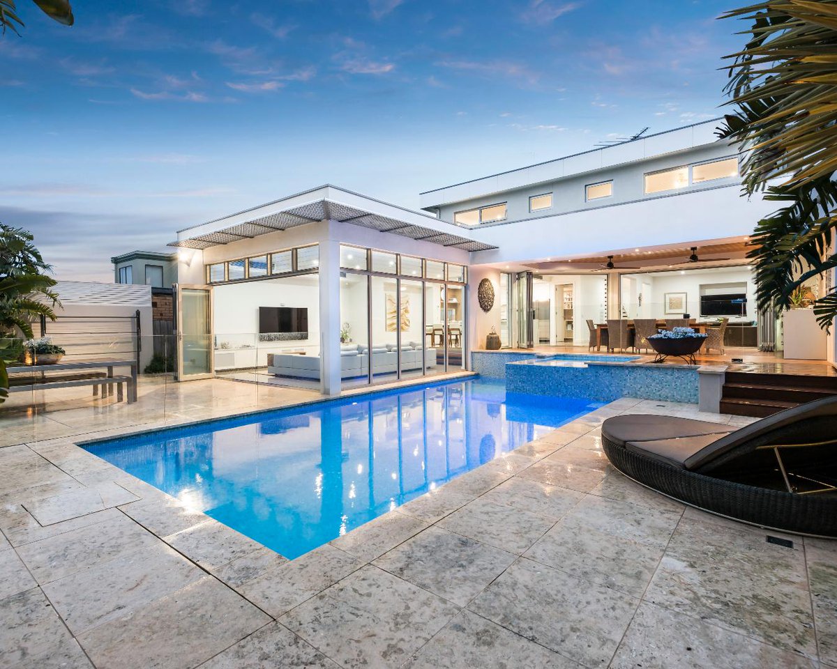iMAGECLOUDtv's tweet photo. "Spring Splash" Photographer Nick Groeneveld
@iMAGECLOUDtv Member
#Melbourne #imagecloudphoto #realestatephotography #realestatemarketing #propertyphotography #propertyporn #residential #modernarchitecture #beautifulhomes #properties #houseaddictive #pool #homeoftheday https://t.co/hkpwXFpRIC