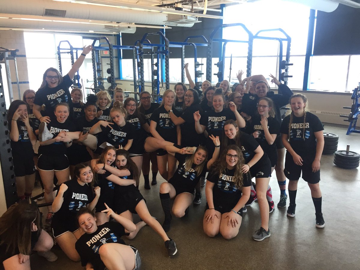 SheilaKlaas's tweet photo. This is our CRAZY!! Black out at practice today. Let’s do this girls!!💪❤️ https://t.co/ypIvalP29o