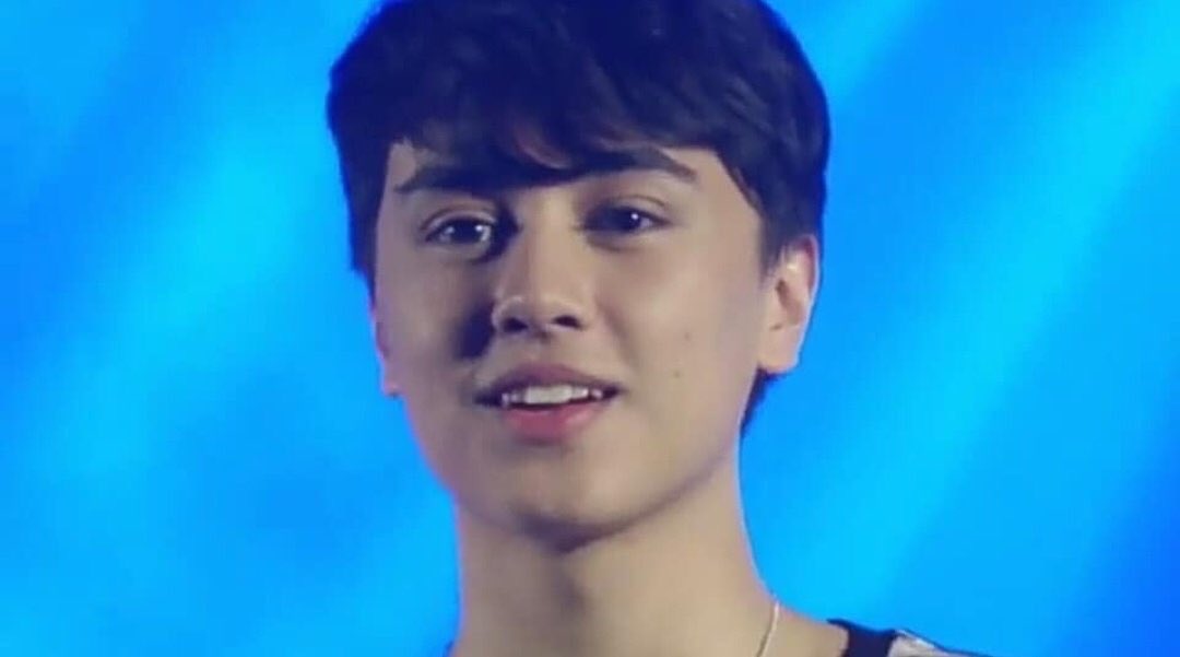 DearMae07's tweet photo. Update 180,918 views &amp; vote via text and request sa Fb and Twitter lagi tayong lumalaban para kay @Barber_Edward_ 
@mor1019 #DyislsltManila No One Else by Edward Barber 
Linked here👎
Edward Barber - No One Else (Official Lyric Video) https://t.co/n7UQonqRFW via @YouTube https://t.co/RfRR0stYjg