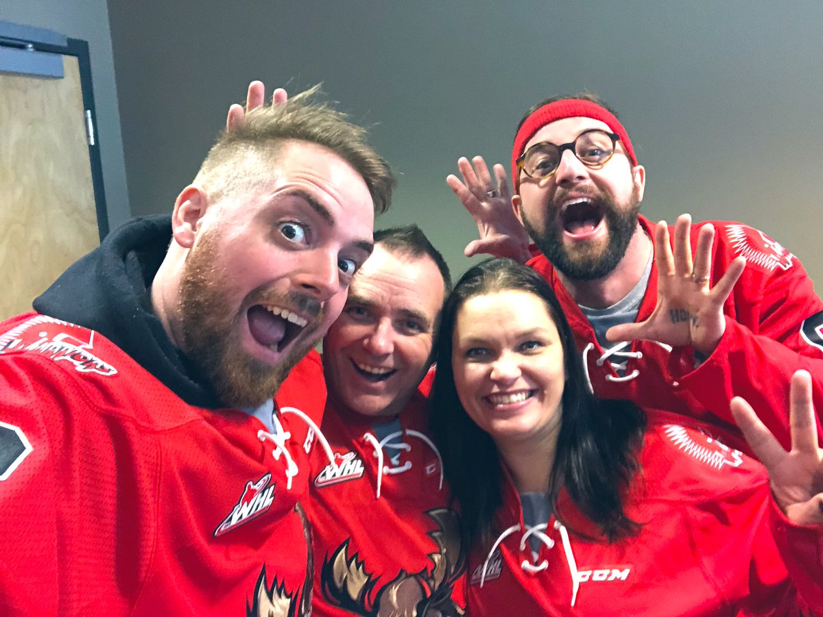 justinandgreg's tweet photo. Make Moose. Not War. 
Build Moose. Not Walls. 
.
Two Moose Mayors.
Two Moose Warriors. 
Two Amazing Countries. 🇨🇦🇳🇴
.
Hope this story never ends.
CC: @OtnesL @FraserTolmie https://t.co/OKGg7XmQqE