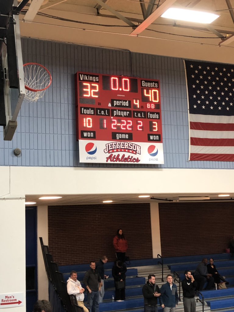 mehlvillestuco's tweet photo. PANTHERS WIN! PANTHERS WIN!! Great job @mehlvillehoops See you on Saturday! #wearemehlville #greateight https://t.co/AhMdYan9P8