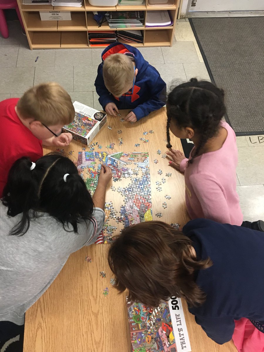 mrsaudreybrooks's tweet image. I could go on and on about the things I love in this photo. Thank you @hellojenjones #puzzletable #classroomcommunity #relationships #problemsolving #collaboration