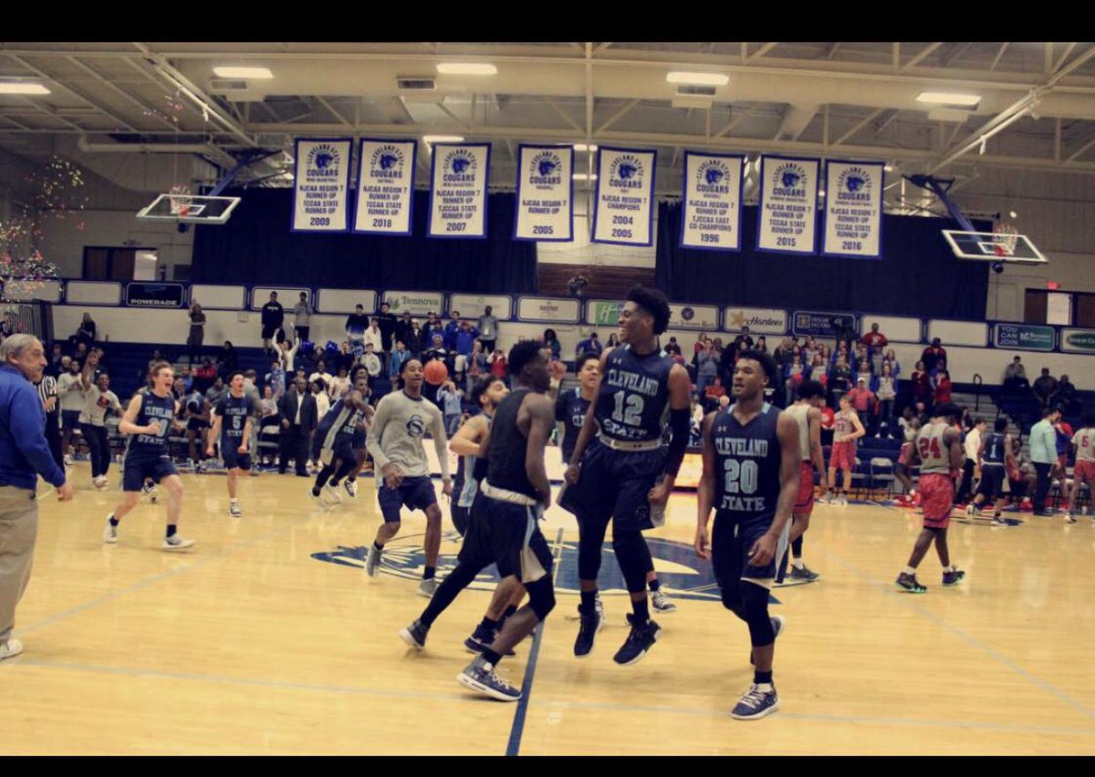 hicks_quez's tweet photo. Conference Championship 🙏🏾🏀 I Just want to thank god for this 💯 National Tournament here we come https://t.co/MxDvYKfbE2