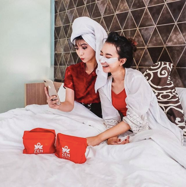 zenroomsph's tweet photo. Some people like to travel alone but some like it more in pairs! Tag your travel bff! 👯‍♀️

Book now 👉 https://t.co/GRv7qhq9cD
#staycationgoals https://t.co/WMeJmrM0oh