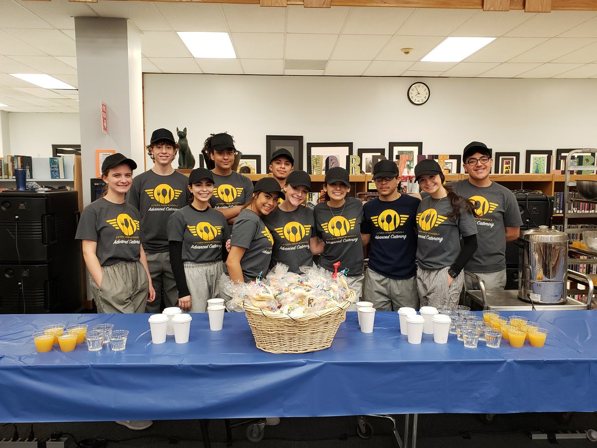 Thank you to @nicholesween and her talented students for the delicious Literacy Fair breakfast! #leydenpride