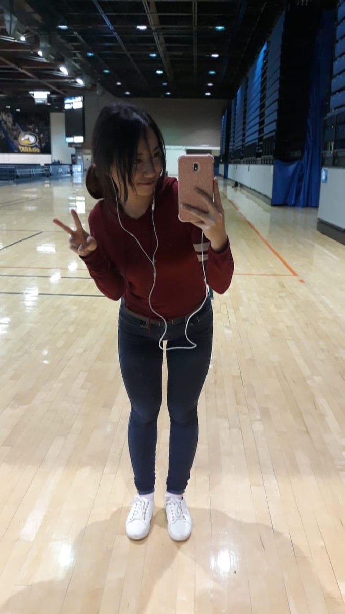 StaticeQuo's tweet photo. Back with my mirrors again! #sandy #dance https://t.co/RyccKoU52K