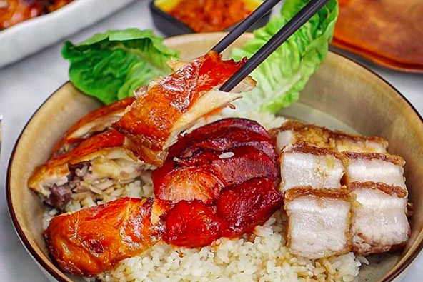 IDtatlerdining's tweet photo. 5 Restoran Di Jakarta Yang Memiliki Nasi Ayam Hainan Yang Tidak Boleh Kamu Lewatkan. Baca disini: https://t.co/9SZ5gv5zmN https://t.co/Q6jk0BQ56E