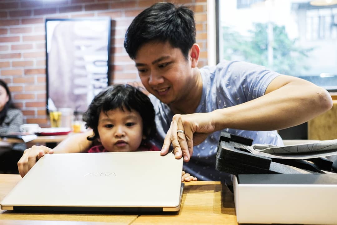 juanmateomc's tweet photo. Opening my new laptop! 😄
Joke lang #avitaphilippines https://t.co/bQ5vKDtXgQ