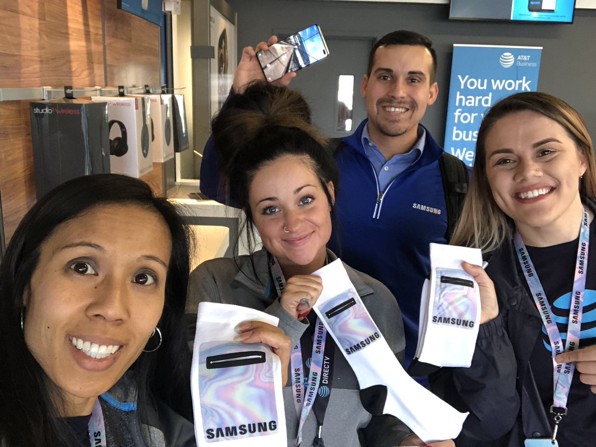 We always enjoy the visits from Samsung @SamsungZakOKC! Love the partnership! 
@okla_phillips <a href="/LadyJaJa0707/">Lady JaJa</a> <a href="/undagod/">Fasiri Ellison</a> <a href="/KAMOkonnects/">𝐾𝐴𝑀𝑂</a>