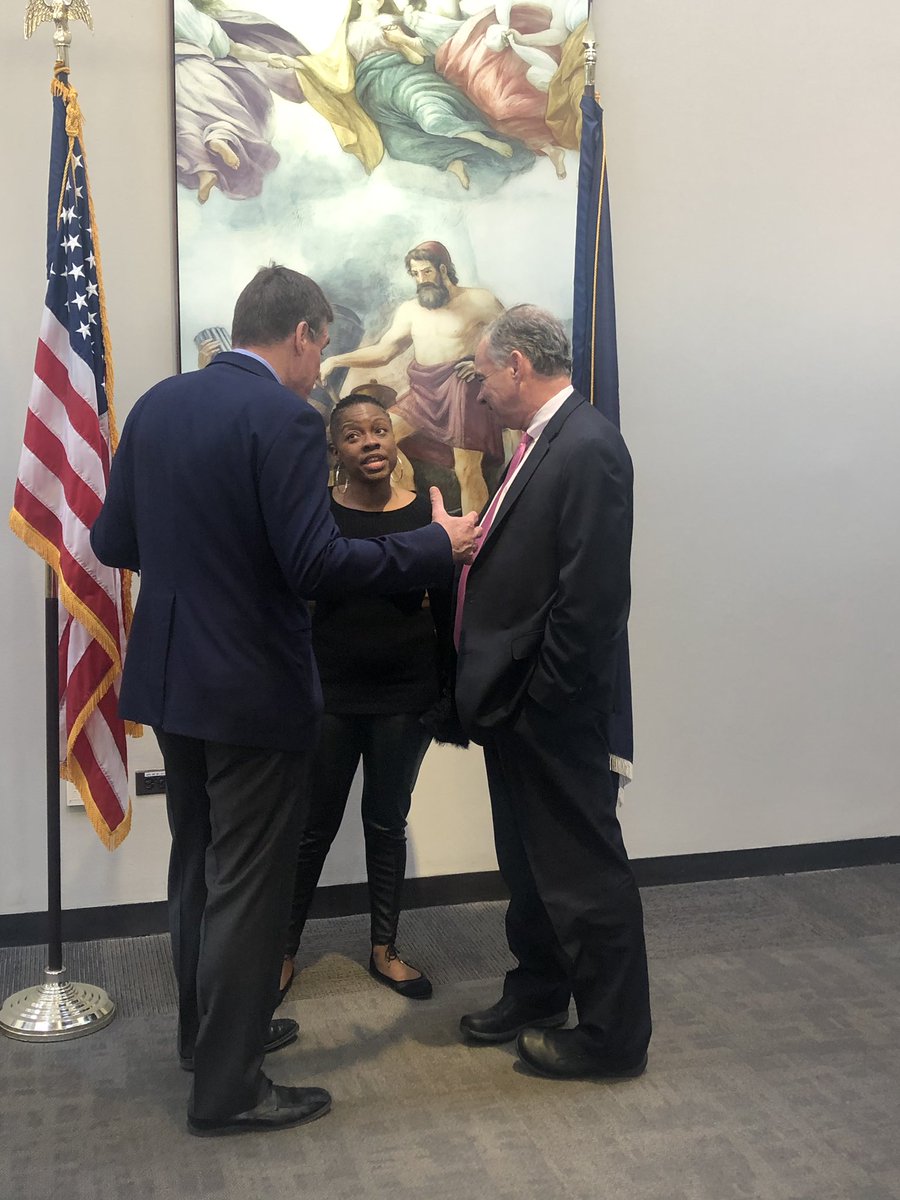 give_community's tweet image. @MarkWarner &amp;amp; @timkaine representing VA. Let’s push forward says @COMMUNITYCLO #GovBiz #BlackLeader