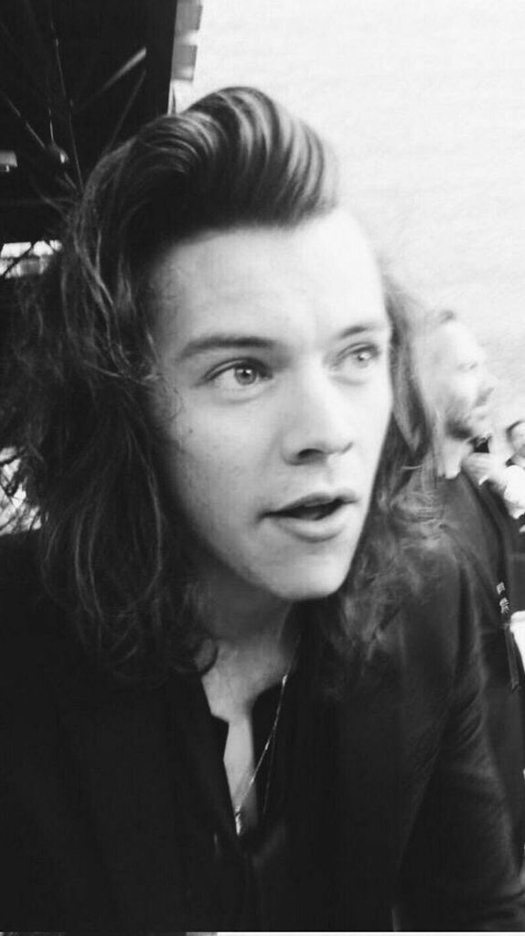 onlyangelmylove's tweet photo. Just look at his face! 
#StillTheOne #BestCoverSong #iHeartAwards @Harry_Styles https://t.co/4EXBzULLsg