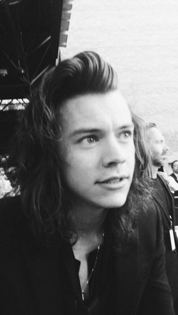 onlyangelmylove's tweet photo. Just look at his face! 
#StillTheOne #BestCoverSong #iHeartAwards @Harry_Styles https://t.co/4EXBzULLsg