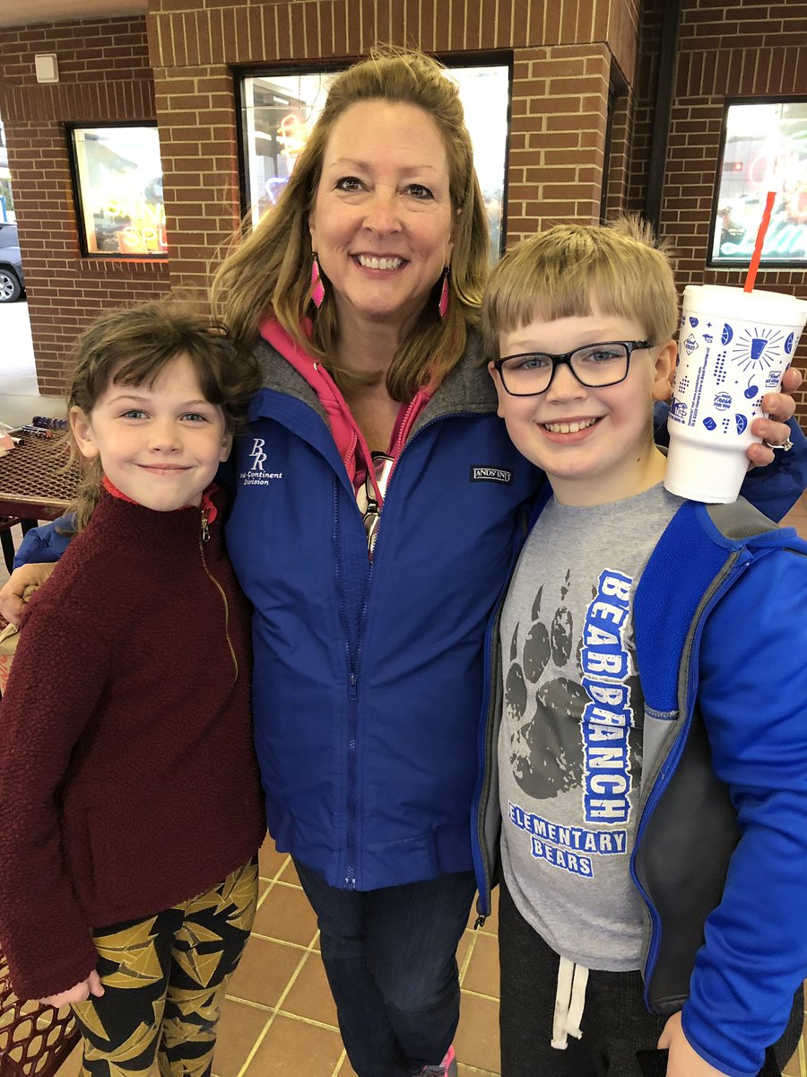 JenMcCumber's tweet photo. The kiddos enjoyed spirit night at Sonic earlier! ❤️ @MrsMolsberry https://t.co/6wd5ouNmVb