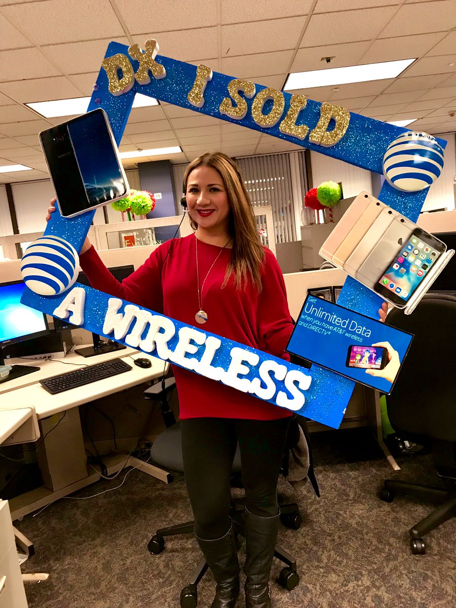 TeamNerry's tweet photo. Team Nerry did not come to play!Showed up and showed out with Delmy closing 3 Wireless in a row and Lo’ren closing Wireless too! #wirelessqueens #bestmonth #TuggeleNation @SDXcalilove @beautybytraloni @shreesbal @teamMozySD10 @griselg72 @giselarod12 @anthonyetuggle @ajsmith6555 https://t.co/j19ChOofgj