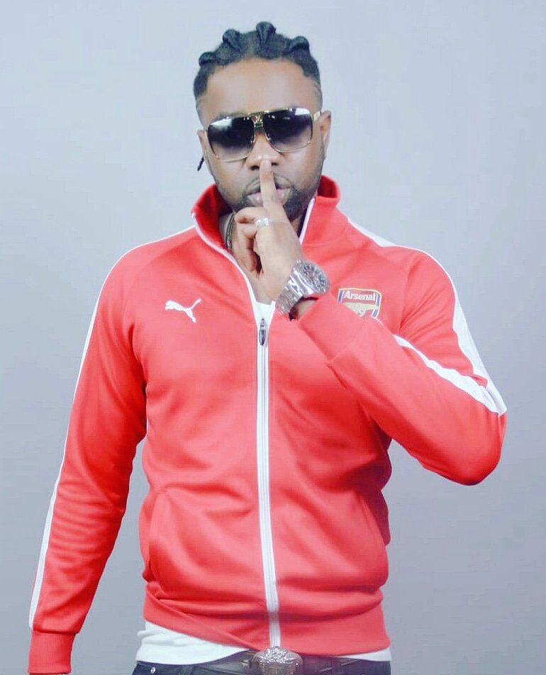 LatchowO's tweet photo. .......shuuutttt!!!!!!....
On gere on gere
La vraie sorcellerie c est le travail,  le vrai miracle c est de réaliser c est rêves malgré vents et marrés. Garde la foi la force et le morale. 
#DieuAucontrole #TeamDynastie #TeamBangando https://t.co/HLbpMp9fPo