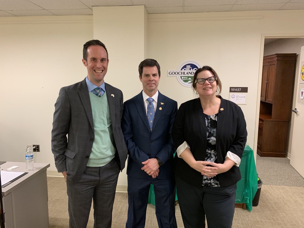 ScVanValkenburg's tweet photo. Had a reception w/ @debrarodman73 and @johnmcguire56 for @HenricoSchools elementary art students! They were kind enough to lend us art for our office during session. Then ended the night at #SoulTaco w/ @pwcdanica for #rbre19! Get the fried chicken tacos! https://t.co/5RWPNei6do