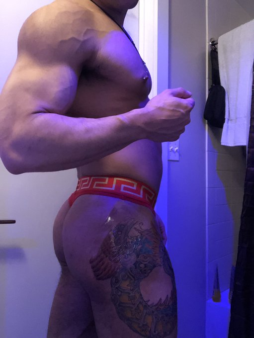 More work on my tattoo. https://t.co/b8eIio5odh<a href="/tag/tattoo"class="tags"><span>#tattoo</span></a><a href="/tag/jjmalibu"class="tags"><span>#jjmalibu</span></a><a href="/tag/unicornstatus"class="tags"><span>#unicornstatus</span></a>