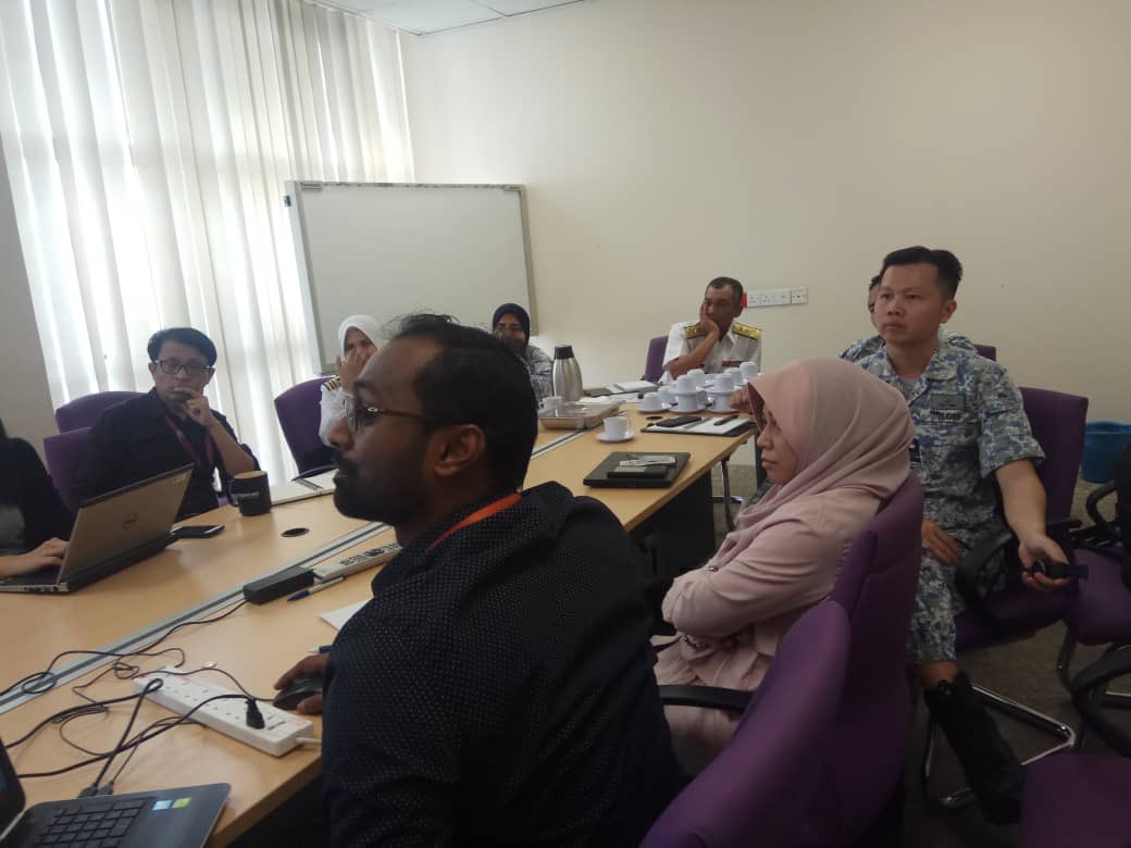 JutraCPKA's tweet photo. Mesyuarat Pra-Sprint Review Projek Pembangunan Sistem RMN ILS #RMNEngineering @izam3369 @tldm_rasmi https://t.co/qft4VCiIbD