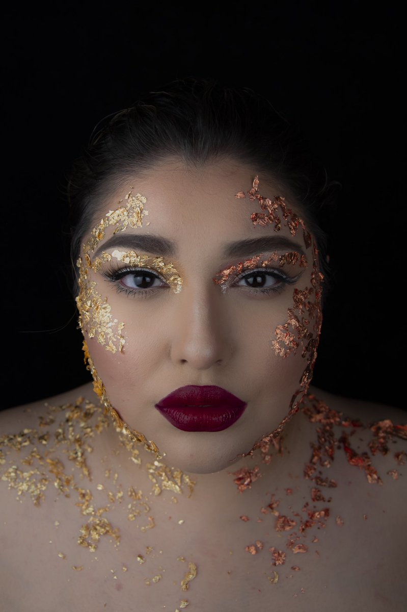 valzyluvzu's tweet photo. I TOLD YOU I WASNT PLAYING THIS YEAR! Okay but like seriously though, thank you to my fiancé for taking these photos of my latest makeup looks❤️! All looks were created by me and some makeup 💄 IG: ValerieB_MUA 
#makeup #MakeupTutorial #makeupartist #mua #undiscovered_muas https://t.co/SmZlKufvPd