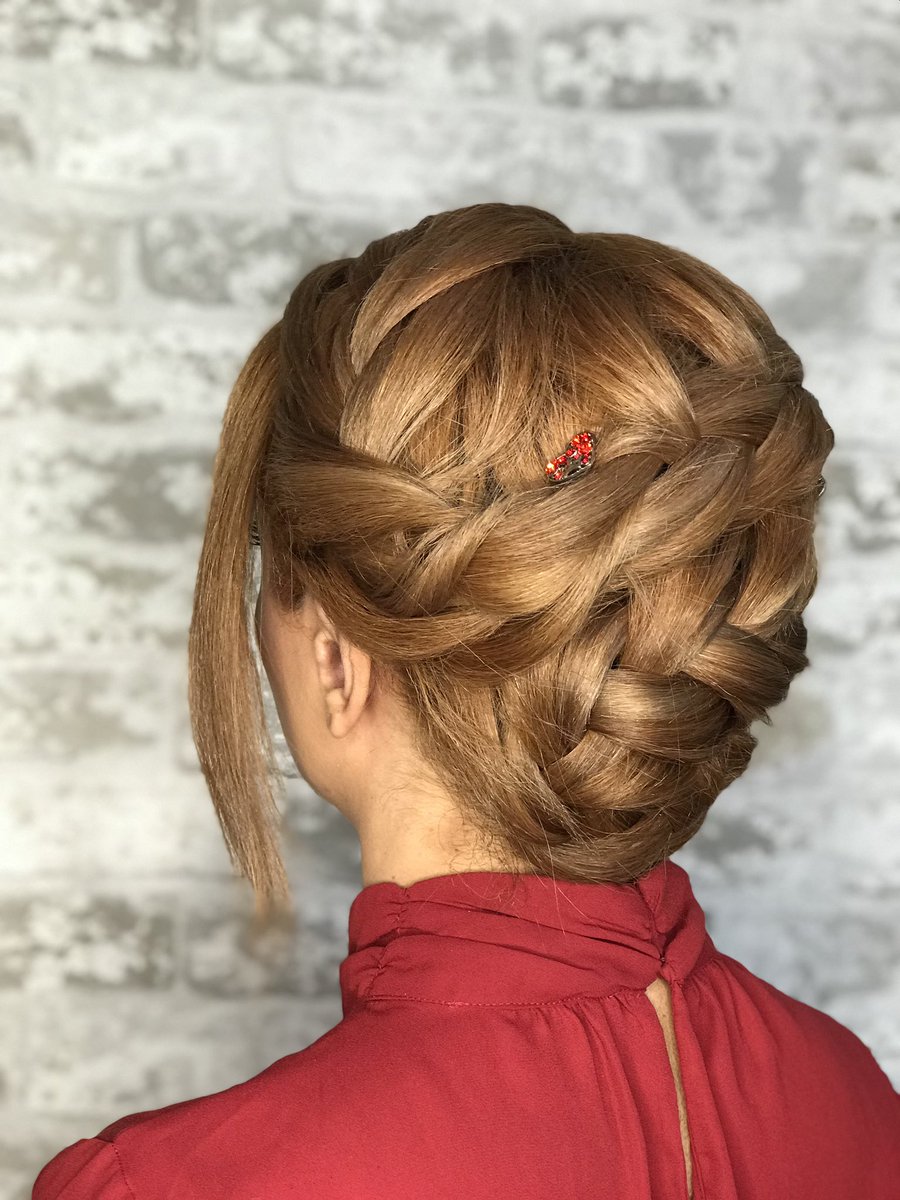 StylesJTaveras's tweet photo. Updo for any occasion... https://t.co/qhSq30GfjC