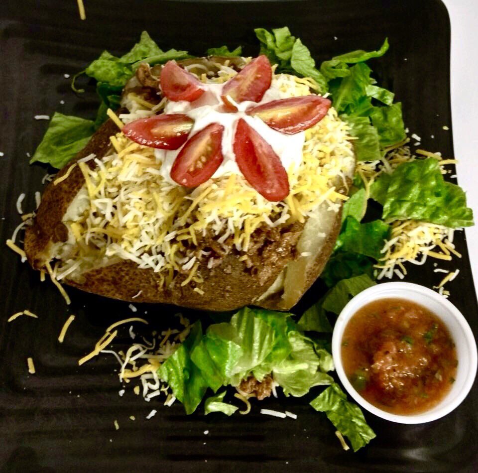 KilgoreMainSt's tweet photo. Are we thinking about bringing our lunch tomorrow? Well we might want to reconsider because it's Potato Day on Thursday at Downtown D'Lites!😋From Classic Loaded to Taco Tator, the options are endless! Choose your favorite hot baked potato and a drink, for only 6.95! 🥔🍠🥓🧀 https://t.co/UmyrPNZNU4