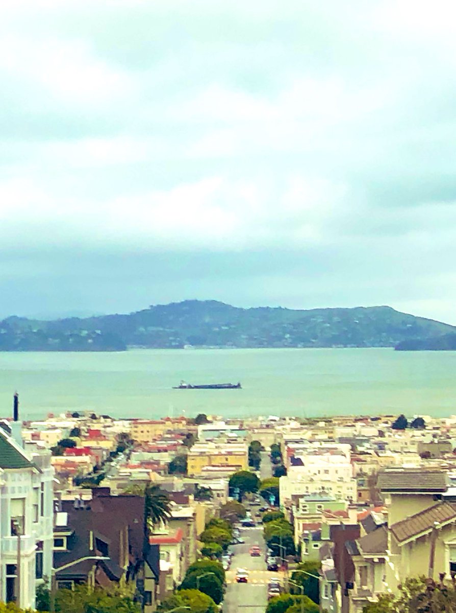 JessicaPaigeK's tweet photo. What’s happening in #sfbay? Is this boat stuck? Sinking? Been there since Monday https://t.co/Bnu9IdK9qr