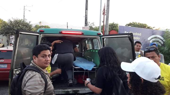 sitrasoya's tweet photo. Agente del CAM José Orlando Guillén Rivera agredió esta tarde a dos compañeras sindicalistas rociando gas pimienta en su rostro, en un acto de cobardería emanada por el Alcalde Elmer Cardona,  las compañeras afectadas fueron atendidas por Comandos de Salvamentos. https://t.co/XXsOGxLkRh