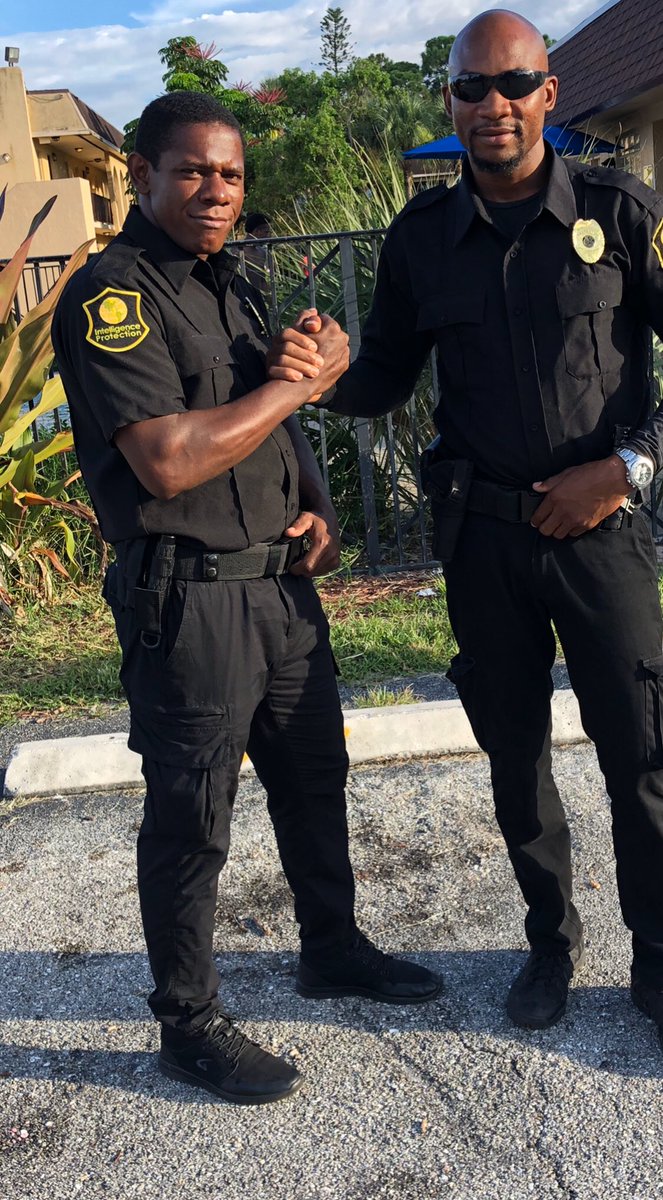IntelligenceP18's tweet photo. Team work is the key to great service! #teamwork #securityservice #SecurityGuard #propertymanagement https://t.co/9Dav9k7hOE