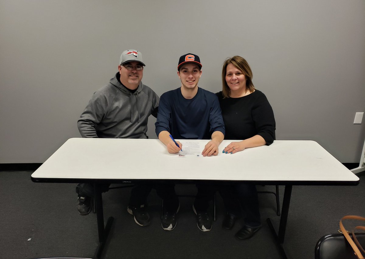 NickAngus5's tweet photo. In the Fall of 2019 I will be attending Carroll University to play baseball, study Marine Biology and Photography. Go Pioneers!!! https://t.co/fi3mf92cx9