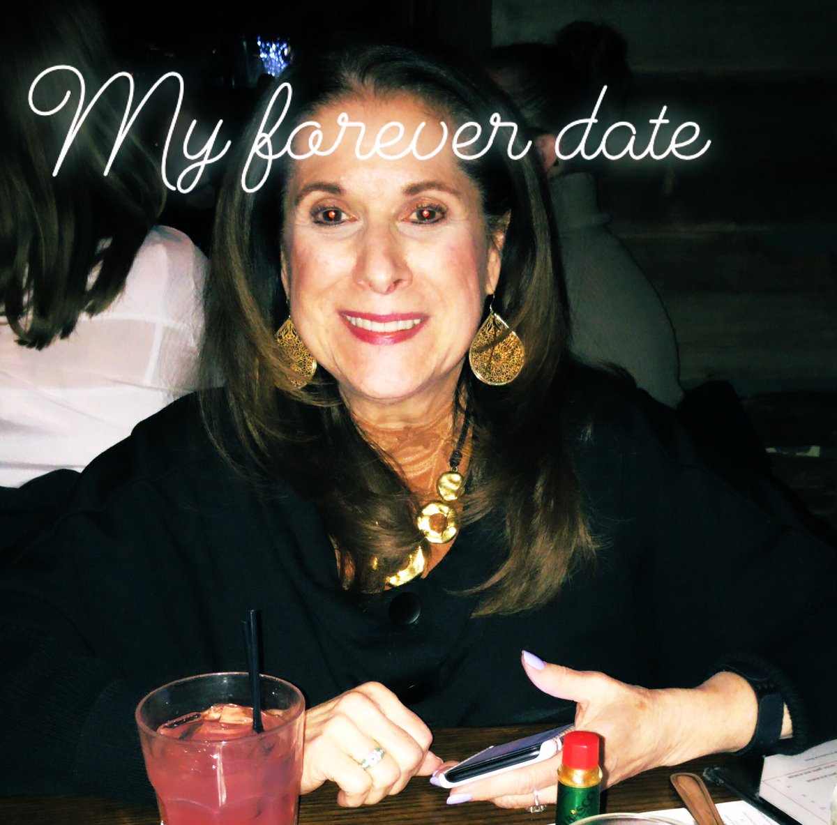 Bails010's tweet photo. Can we talk about the added benefit of coming to DC for work and seeing this woman. Also, if I look like her in 30 years 🔥😵 #mamasarge #mygirl #forevervalentine #ifimhalfthewomansheis https://t.co/z6bNJzWzgg