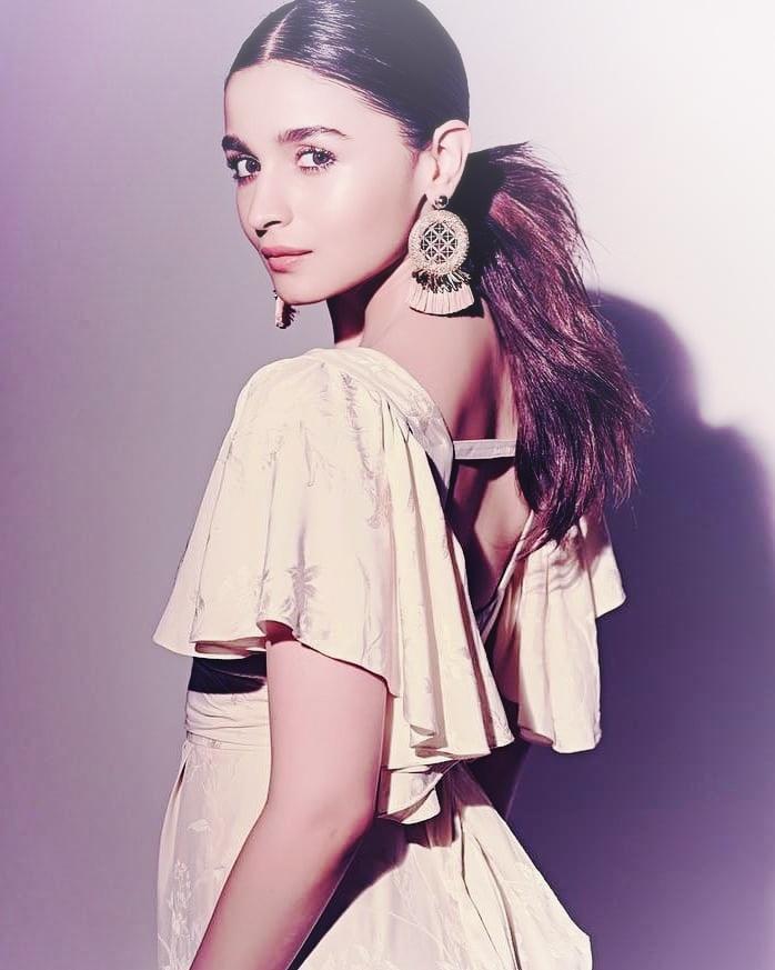 BestOfAliaa_'s tweet photo. We sure love stanning an ART 🌟🍒 https://t.co/xDz1V1Jdps
