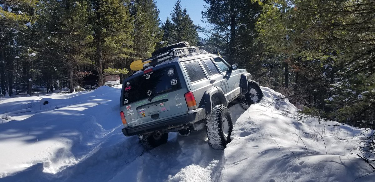 Galanov3's tweet photo. #kootneys #jeep #jeeplife #JeepMafia #jeep https://t.co/7uTpTdg3fj
