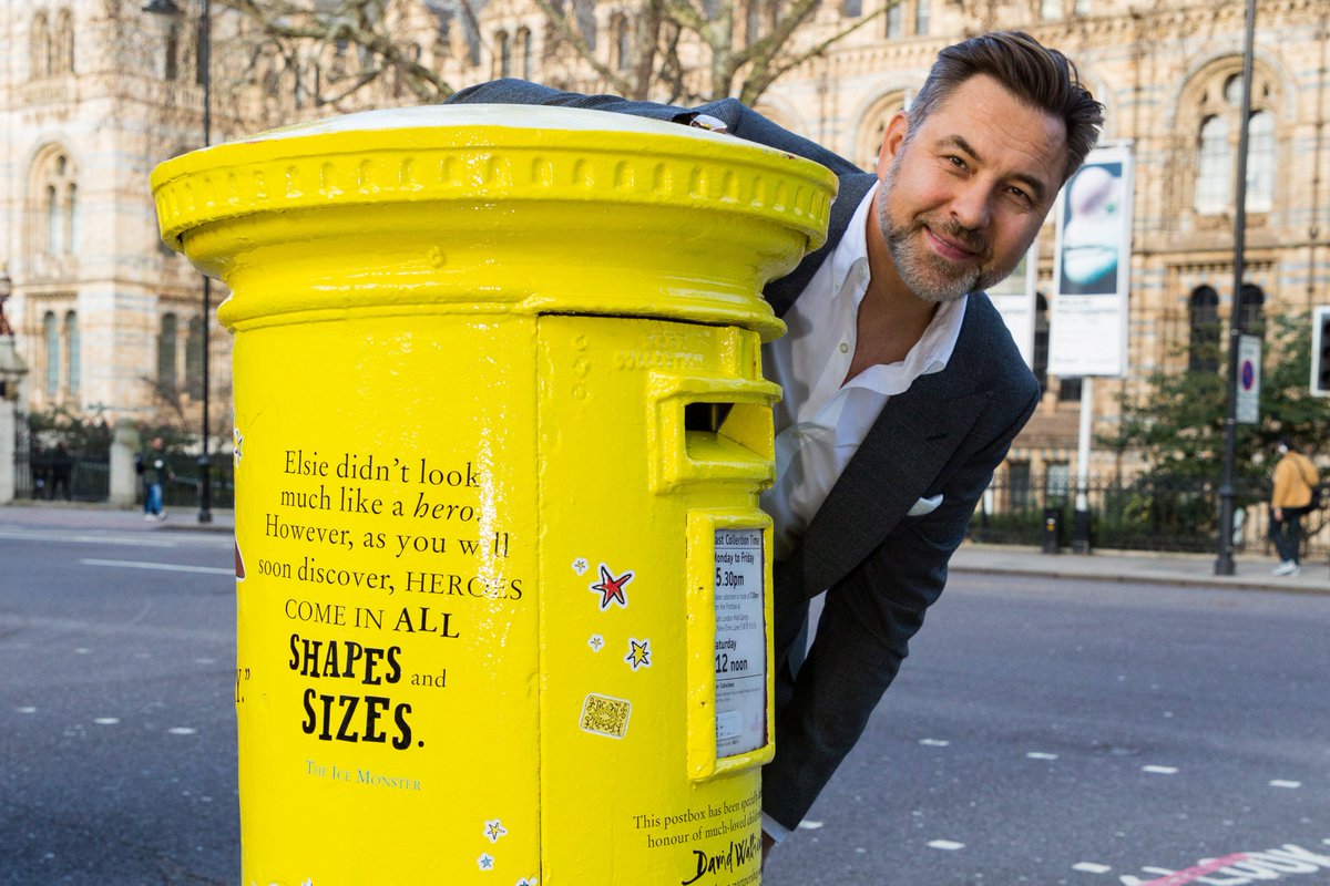 RoyalMail's tweet photo. .@davidwalliams , bestselling children’s author, said: "I am honoured that my books are featured on this special postbox. I am an advocate of letter writing. Letters are so much more meaningful than a text or email." 

#WorldBookDay https://t.co/LpsCVKgZNu