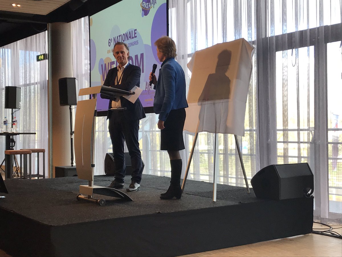 We zijn begonnen bij de 6e editie van <a href="/SPACE4AYA/">SPACE 4 AYA</a> in #Utrecht #Galgenwaard. Het voorzittersstokje van AYA NL wordt overgedragen van Koos van der Hoeven naar <a href="/Winette_vdGraaf/">WinetteVanDerGraaf</a>. Het thema van vandaag: jij doet er toe! @AYA4net